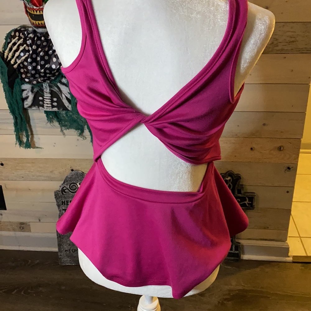 Pink open back top💕 - Picture 6 of 7